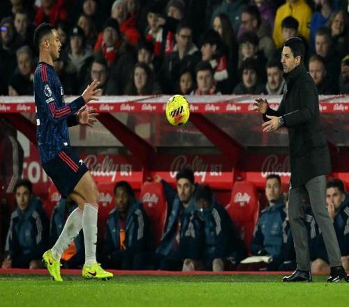 罗马尼奥利,定位球制胜,扎卡尼赞球,哈哈体育官方网站,哈哈体育,(HAHA,SPORT),哈哈体育平台首页,哈哈体育平台官网入口